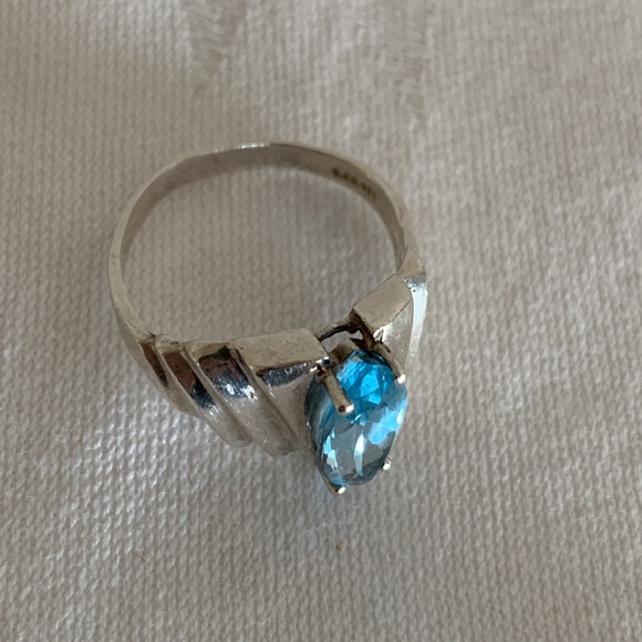 C J C Sterling Silver and Blue Topaz Ring - size 10 - Picture 6 of 7